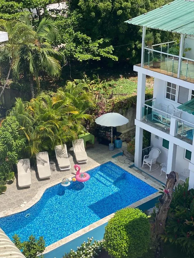 Hotel Neptuno's Refugio Boca Chica