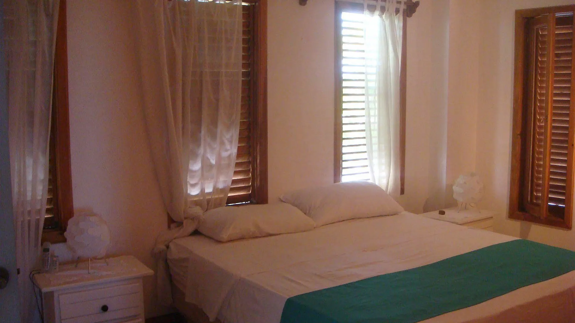 Hotel Neptuno Refugio Boca Chica